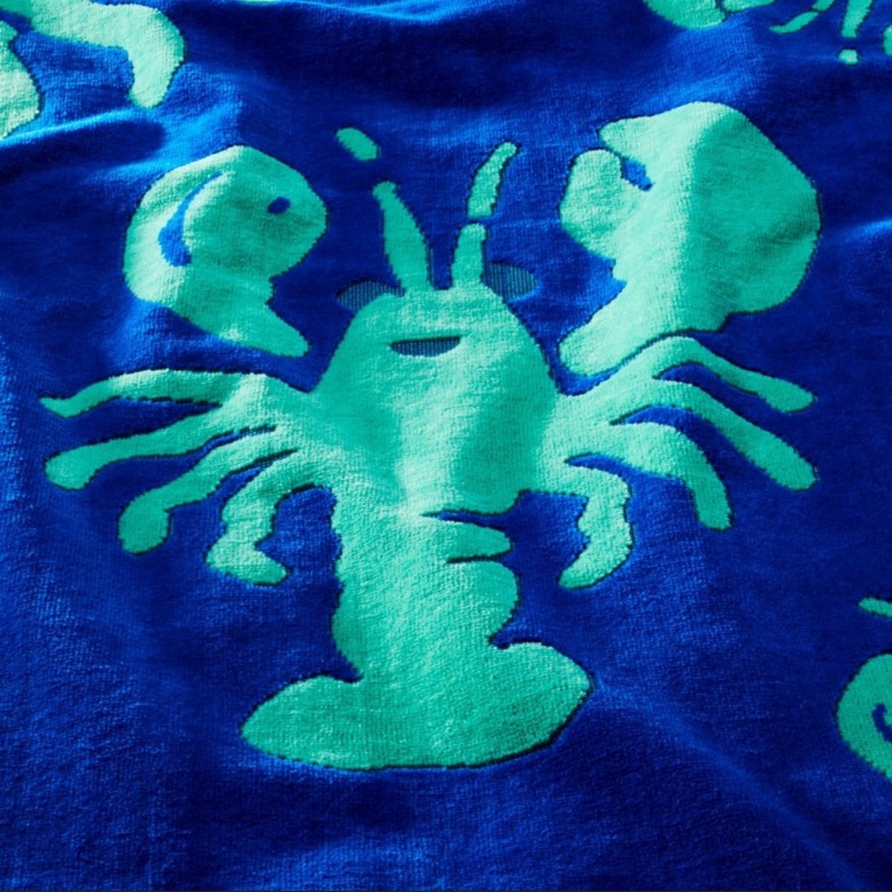 Lobsters Beach Towel Cobalt Blue - Roller
Rabbit x Target - Picture 3 of 3